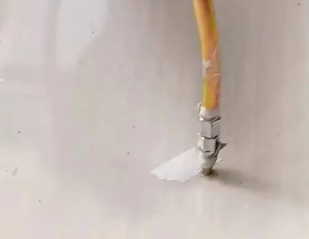 丰镇瓷砖空鼓维修公司专业解答在瓷砖铺贴过程中，如果使用的砂料过粗（如全部使用了粗砂），可能会导致以下问题
